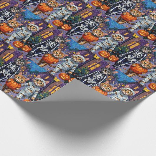 Maine Coon Katten Trick-or-Treating in Halloween Cadeaupapier (Hoek)