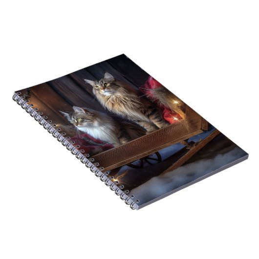 Maine Coon Snowy Sleigh Kerst Decor Notitieboek (Rechterzijde)
