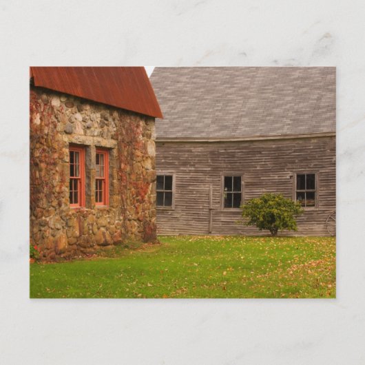 Maine, Old stone Building en houten schuur in Briefkaart (Voorkant)