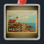 Maine Ornament Vintage Travel<br><div class="desc">Een cool  Maine-ornament met een vuurtoren op de kliefkust,  waarbij de Atlantische oceaan over het hoofd wordt gezien.</div>