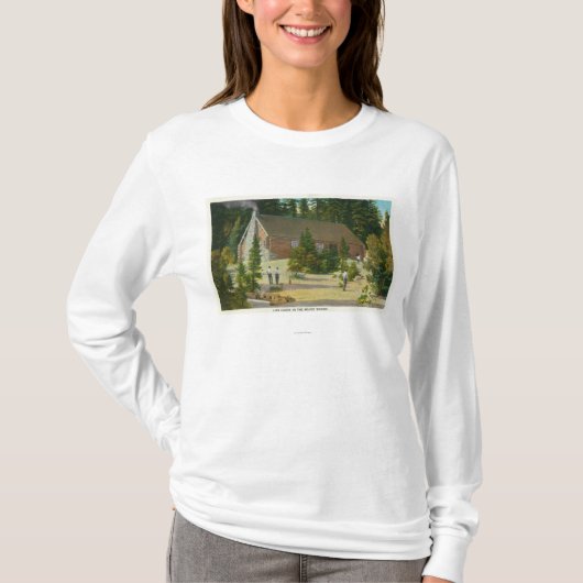 MaineView of a Log Cabin in the Maine Bossen T-shirt (Voorkant)