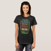 Maintenance Skills Never Underestimate A Girl T-shirt (Voorkant volledig)