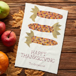 Maïs of Indiase maïs Happy Thanksgiving Theedoek<br><div class="desc">Voeg een gepersonaliseerde touch toe aan uw Thanksgiving home decor met deze keukenhanddoek. Het bevat mijn illustraties van Indiase maïs of vuursteenmaïs in levendige herfsttinten,  samen met de boodschap HAPPY THANKSGIVING met jouw naam of andere aangepaste tekst hieronder.</div>