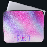 Maisroze Paarse nebula Galaxy Glitter Laptop Sleeve<br><div class="desc">Deze meisjesprinter is perfect voor het meisje. Het is voorzien van faux-bedrukte dunne neonroze, paarse en blauwe glitter geïnspireerd door de aurora-lichten. Het is , chic, modern en trendy. ***BELANGRIJKE NOTA VAN HET ONTWERP: Voor om het even welk verzoek van het douaneontwerp zoals passende producten, kleurenveranderingen, plaatsingsveranderingen, of een ander...</div>