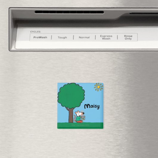 Maisy leest haar bibliotheekboek buiten magneet (Insitu (Vaatwasser))
