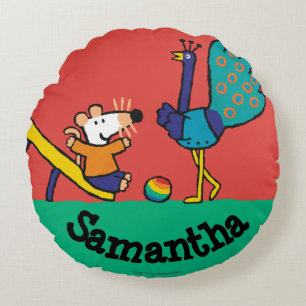 Maisy op de speelplaats met vrienden rond kussen