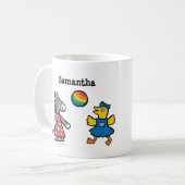 Maisy op Preschool met vrienden op de speelplaats Koffiemok (Voorkant links)