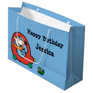 Maisy rijdt een rode auto large cadeautasje