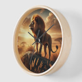 majestätischer Löwe steht stolz auf einem Felsen (Hoek)