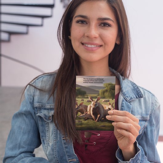 Majestic Aardvark Roaming groen landschap Briefkaart