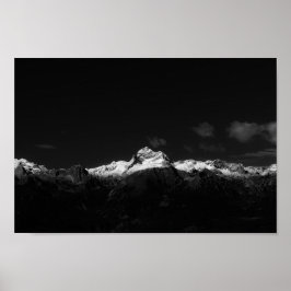 Majestic berg Triglav in zwart-wit Poster