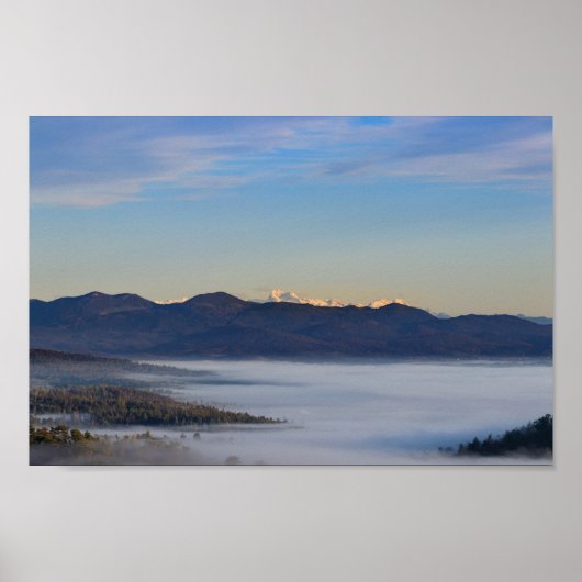 Majestic berg Triglav met mist in valley Poster (Voorkant)