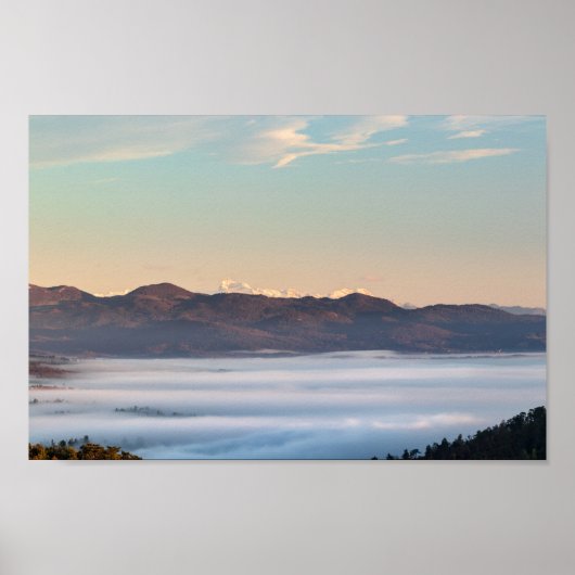 Majestic berg Triglav met mist in valley Poster (Voorkant)