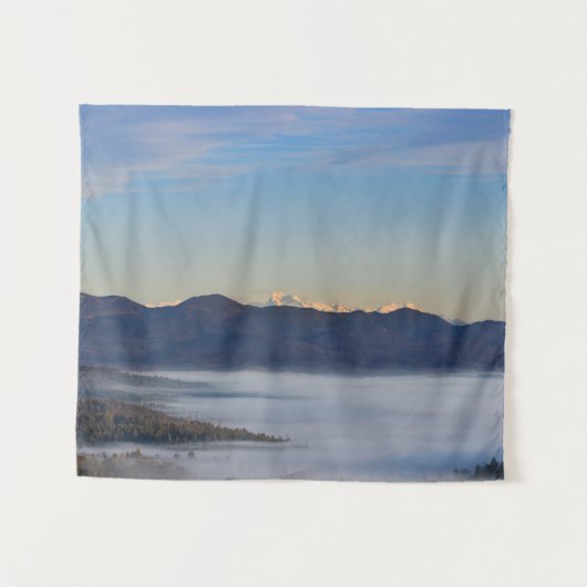 Majestic berg Triglav met mist in valley Wandkleed (Voorkant (horizontaal))