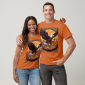 Majestic Eagle: ingewikkelde schalen en vlammen on T-shirt (Unisex)