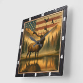 Majestic Elk Outdoors Tegen Een Patriottische Amer Vierkante Klok (Hoek)