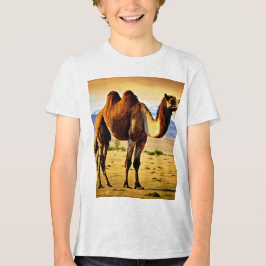 Majestic Mongolian Bactrian Camel in 8K Ultra HD Tri-Blend Shirt (Voorkant)