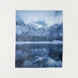 Majestic mountains reflectie Fusine Lake, Italië Wandkleed