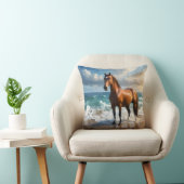**"Majestic Stride: Trots bruin paard op het stran Kussen (Stoel)