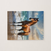 **"Majestic Stride: Trots bruin paard op het stran Legpuzzel (Horizontaal)