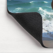 **"Majestic Stride: Trots bruin paard op het stran Muismat (Hoek)