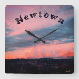 Majestic Sunset in Newtown, Powys, Wales Vierkante Klok