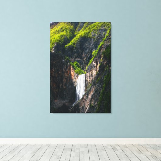 Majestic waterfall Boka in lentegroof Canvas Afdruk (Insitu (Houten vloer))