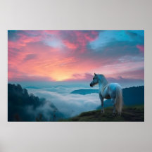Majestic White Horse in de Berg op zonsondergang