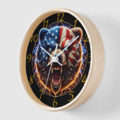 Majestueus Beer met trots Amerikaanse vlag (Hoek)