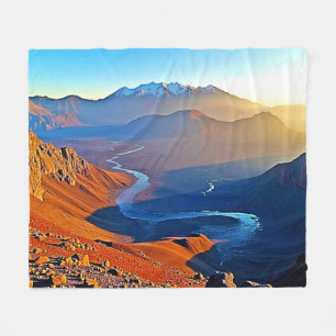 Majestueus bergdal stroomontwerp fleece deken
