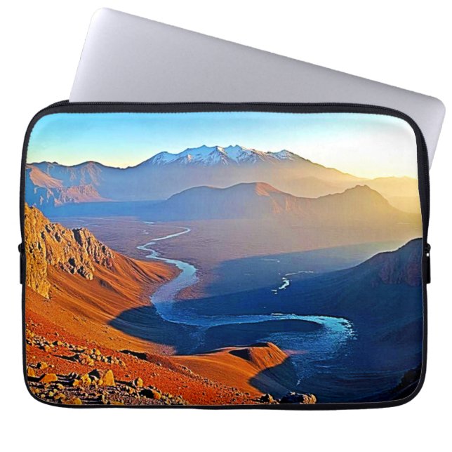 Majestueus bergdal stroomontwerp laptop sleeve (Voorkant)