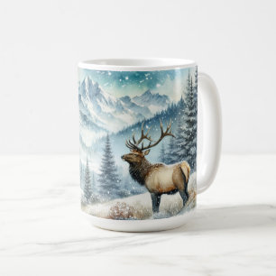 Majestueus eland staat te midden van besneeuwde be koffiemok