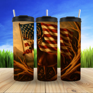 Majestueus hert onder Amerikaanse vlag Thermosbeker