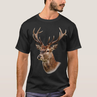 Majestueus hertenbok-portret met grote geweiën t-shirt