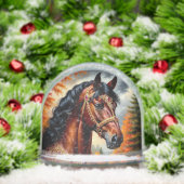 Majestueus paard met  gouden harnas sneeuwbol (Kerstmis)