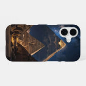 Majestueus piramidecomplex 's nachts ontwerp voor  iPhone 16 hoesje (Achterkant horizontaal)