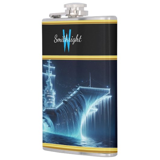 Majestueus schip dat 's nachts uit ijzige wateren heupfles (Links)