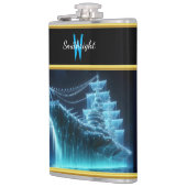 Majestueus spookschip gloeit in de nachtelijke oce heupfles (Links)