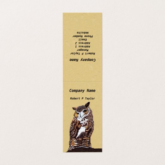 Majestueus uitziende bruine witte uil op Branch Ta Visitekaartje (Buitenkant ongevouwen)