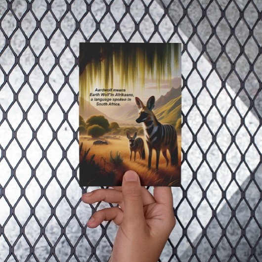 Majestueuze Aardwolf grazen op weelderige grasland Briefkaart