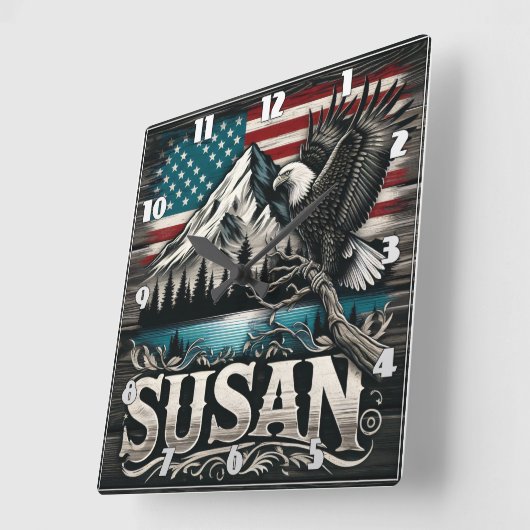 Majestueuze adelaar boven bergen en Amerikaanse vl Vierkante Klok (Hoek)