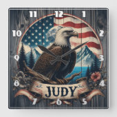 Majestueuze adelaar boven water met bergachtige ac vierkante klok (Voorkant)