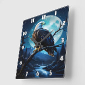 Majestueuze adelaar neergestreken onder maanverlic vierkante klok (Hoek)