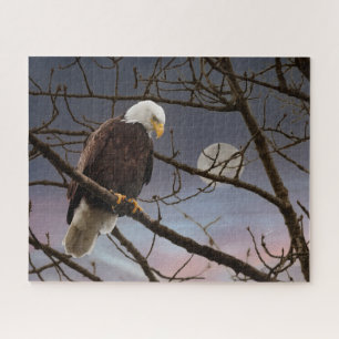 Majestueuze Bald Eagle onder volle maan Legpuzzel