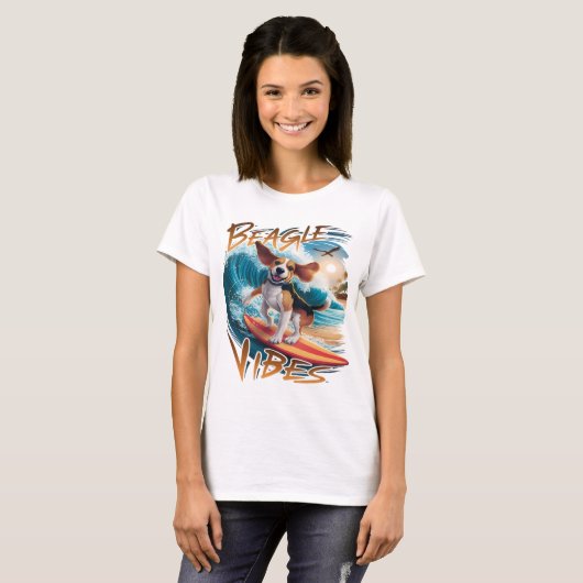 Majestueuze Beagle Hond Surfen de Reuzengolven T-shirt (Voorkant volledig)
