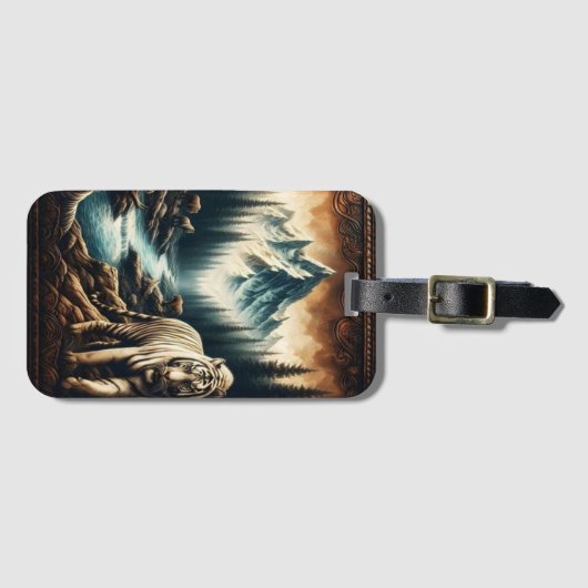 Majestueuze Bengaalse tijger in bergvallei Bagagelabel (Voorkant (horizontaal))