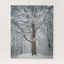 Majestueuze beukenboom in het winterbos legpuzzel