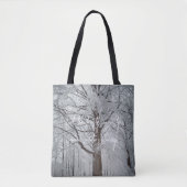 Majestueuze beukenboom in het winterbos tote bag (Voorkant)