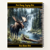 Majestueuze eland bij een serene waterval bij zons notitieboek (Achterkant)