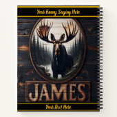 Majestueuze eland in een serene bosomgeving in de  notitieboek (Achterkant)